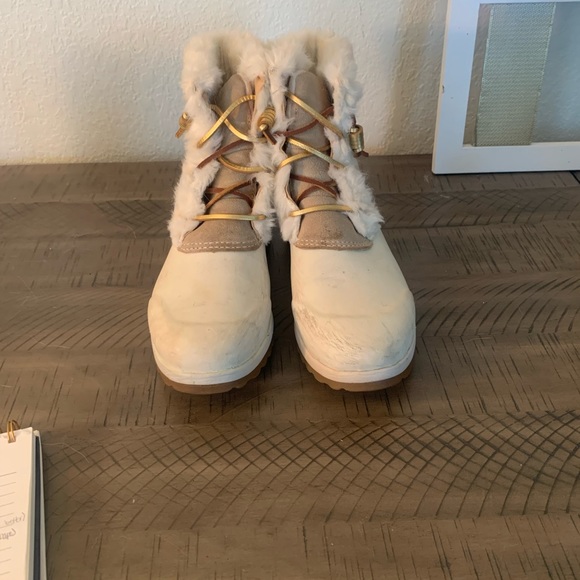 Sperry’s waterproof winter boots - Picture 1 of 2
